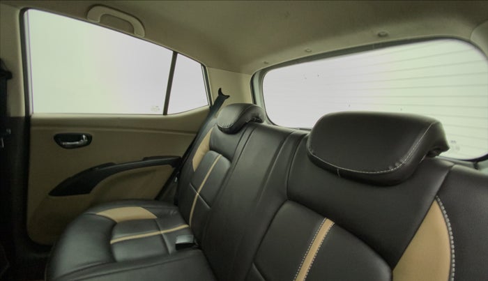 2010 Hyundai i10 SPORTZ 1.2, Petrol, Manual, 81,806 km, Right Side Rear Door Cabin