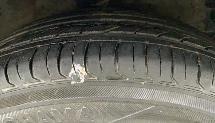 2010 Hyundai i10 SPORTZ 1.2, Petrol, Manual, 81,806 km, Right Front Tyre Tread