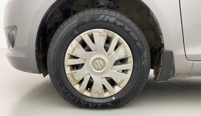 2014 Maruti Swift VXI, Petrol, Manual, 68,306 km, Left Front Wheel