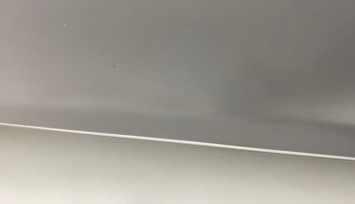 2014 Maruti Swift VXI, Petrol, Manual, 68,306 km, Front passenger door - Slightly dented
