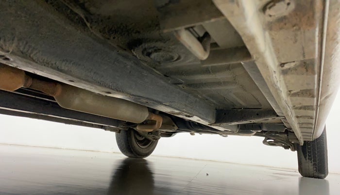 2014 Maruti Swift VXI, Petrol, Manual, 68,306 km, Right Side Underbody