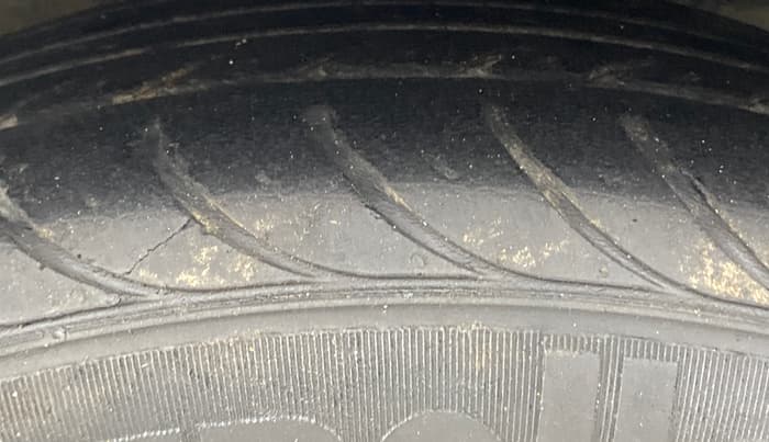 2018 Ford Figo Aspire TITANIUM1.5 DIESEL, Diesel, Manual, 64,787 km, Left Front Tyre Tread