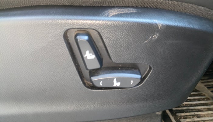 2019 MG HECTOR SHARP HYBRID 1.5 PETROL, Petrol, Manual, 50,132 km, Driver Side Adjustment Panel