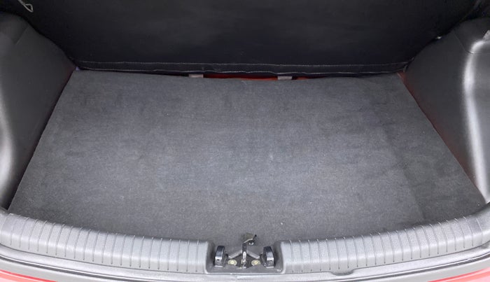 2017 Hyundai Grand i10 SPORTZ (O) 1.2 AT VTVT, Petrol, Automatic, 52,694 km, Boot Inside