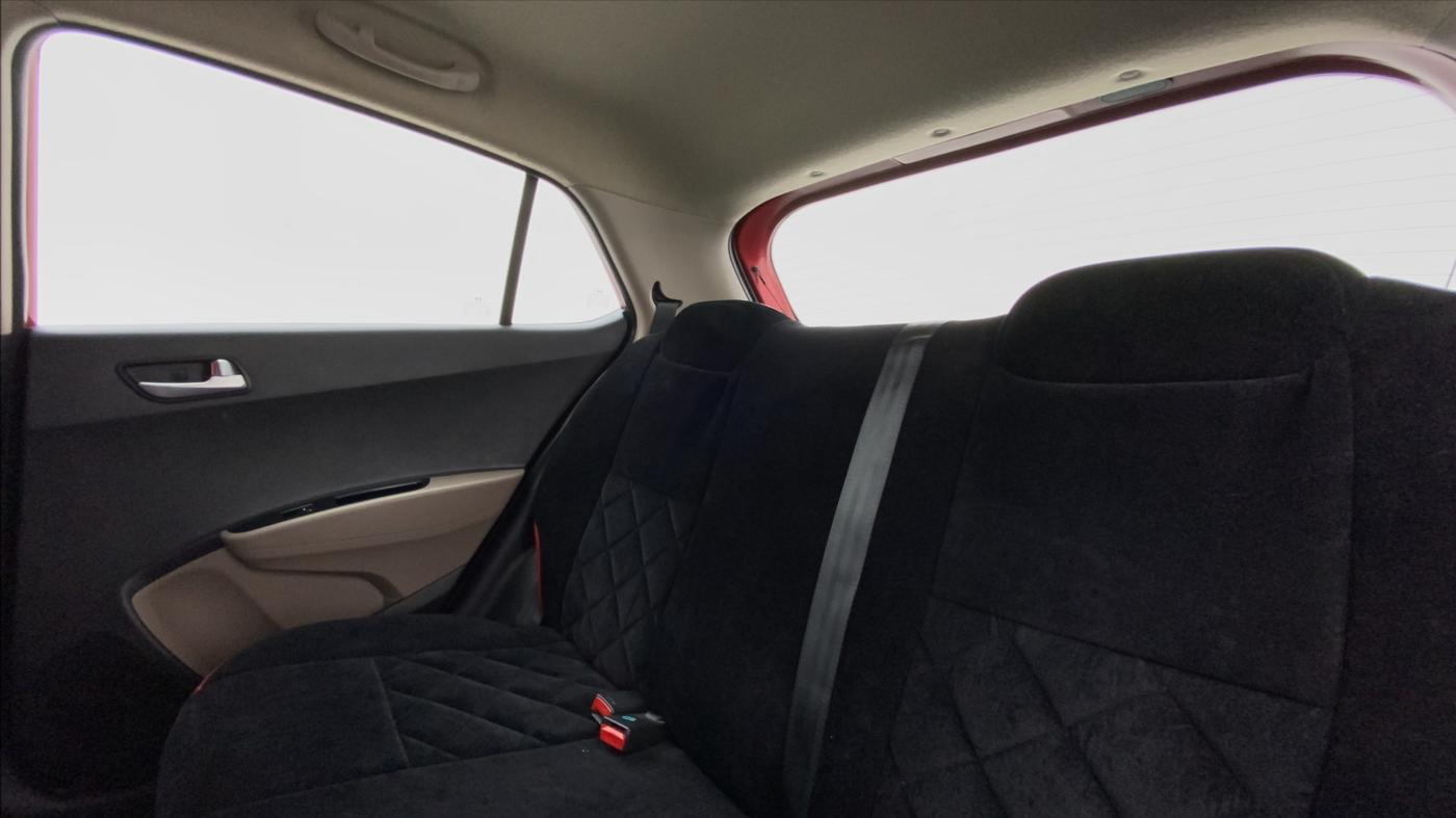 2017 Hyundai Grand i10 SPORTZ (O) 1.2 AT VTVT, Petrol, Automatic, 52,694 km, Right Side Rear Door Cabin