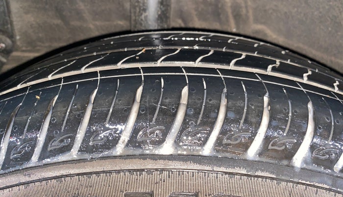 2025 KIA SONET HTK PLUS 1.2 PETROL MT, Petrol, Manual, 1,804 km, Right Rear Tyre Tread