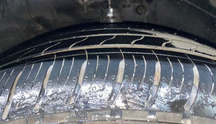 2025 KIA SONET HTK PLUS 1.2 PETROL MT, Petrol, Manual, 1,804 km, Right Front Tyre Tread