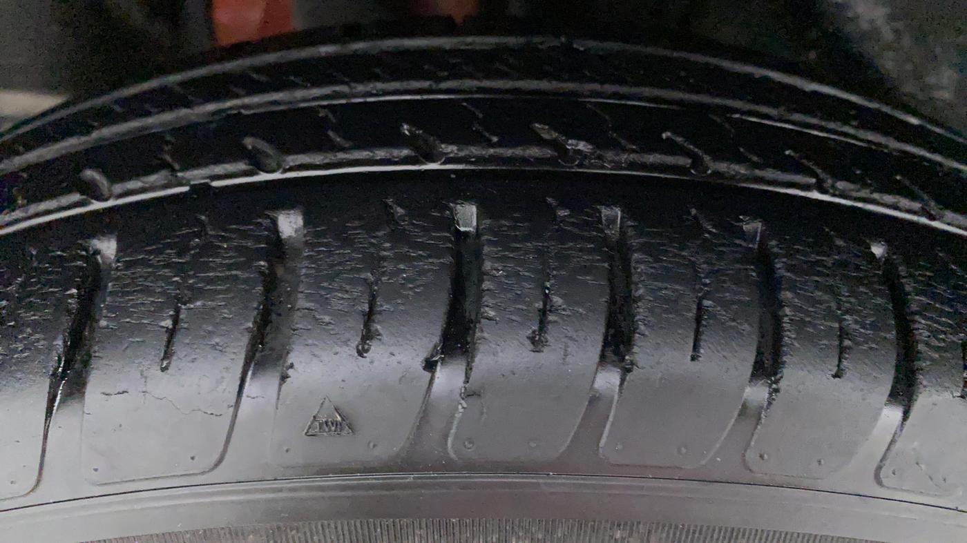 2018 Maruti Swift VXI AMT D, Petrol, Automatic, 12,103 km, Left Front Tyre Tread