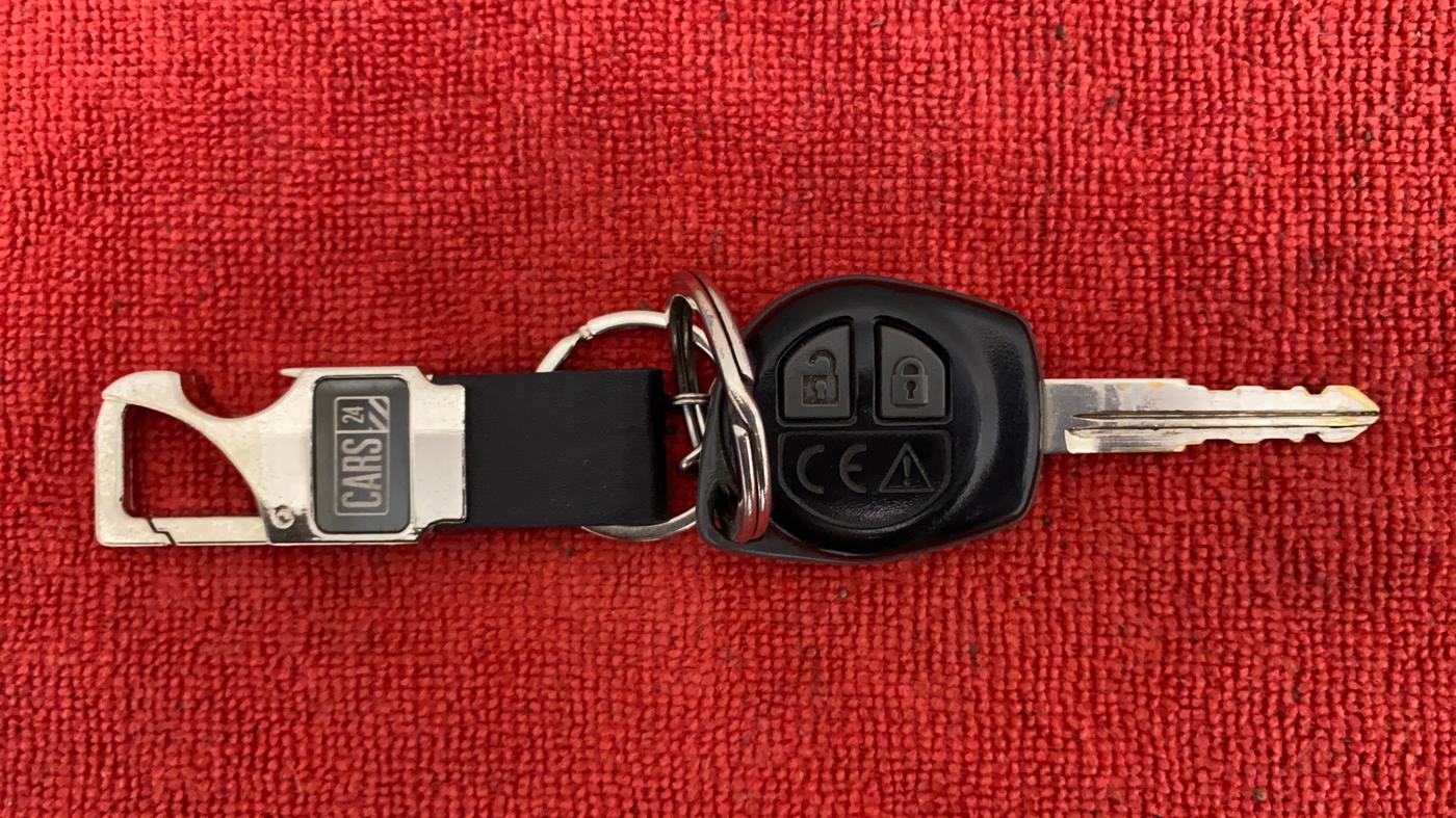 2018 Maruti Swift VXI AMT D, Petrol, Automatic, 12,103 km, Key Close Up