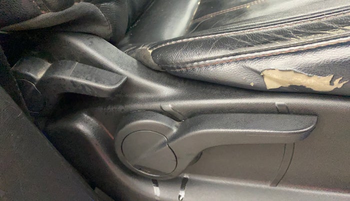 2014 Mahindra XUV500 W8, Diesel, Manual, 71,221 km, Driver Side Adjustment Panel