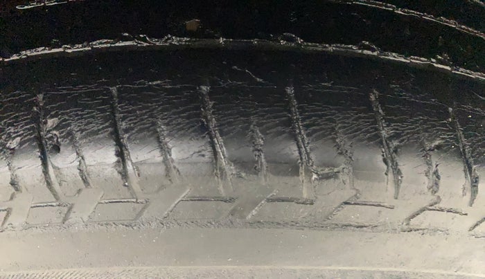 2014 Mahindra XUV500 W8, Diesel, Manual, 71,221 km, Left Rear Tyre Tread