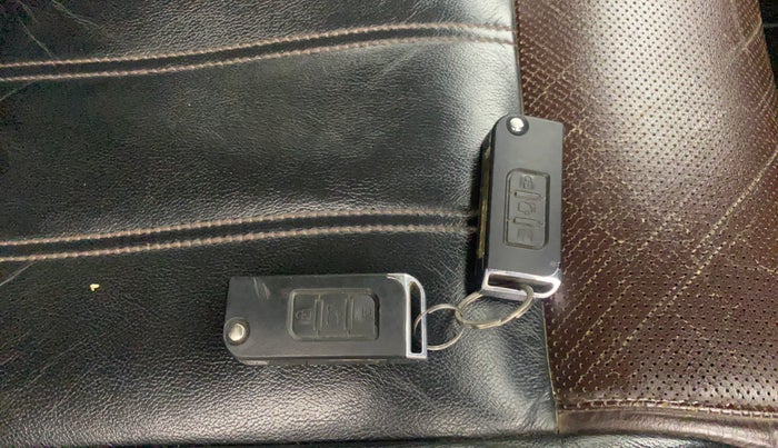 2014 Mahindra XUV500 W8, Diesel, Manual, 71,221 km, Key Close Up