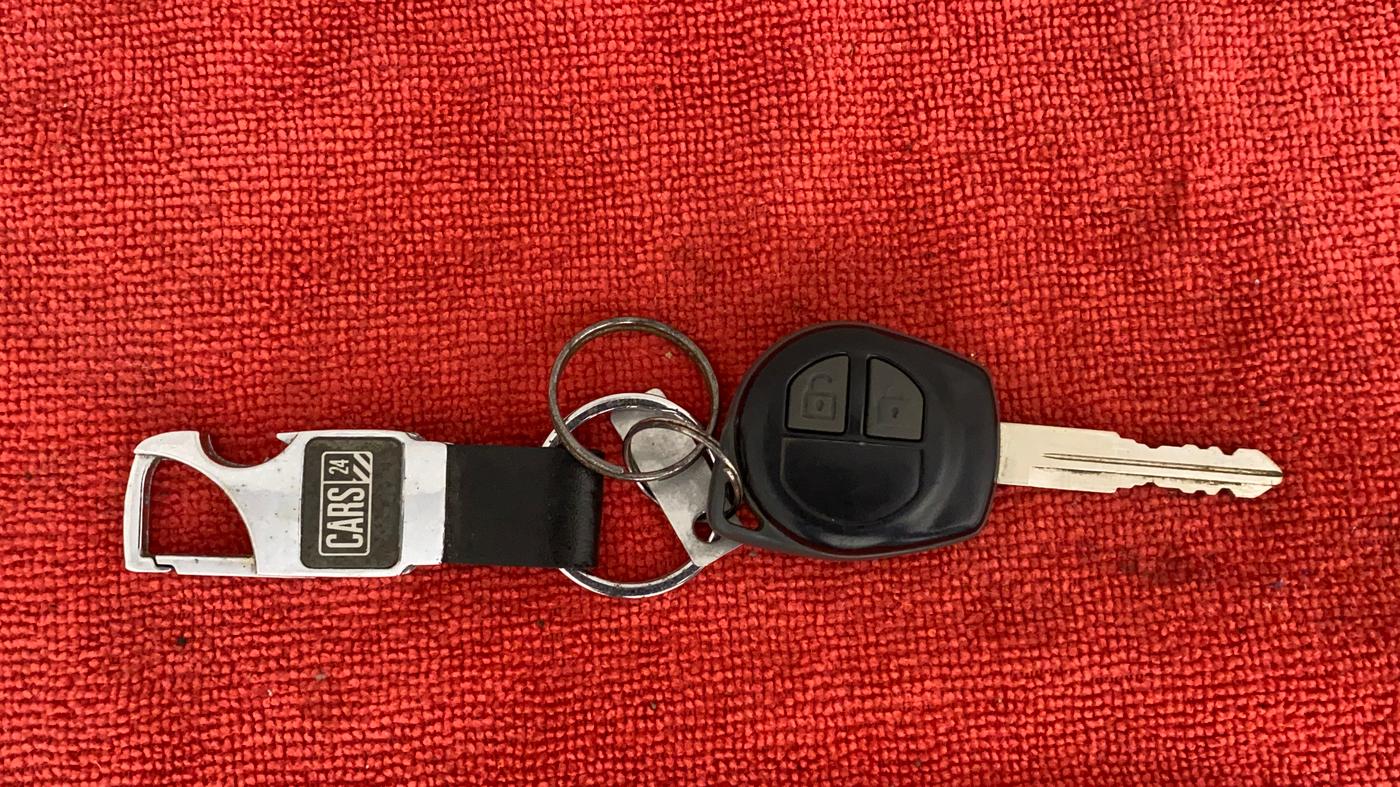 2013 Maruti Swift VXI, Petrol, Manual, 60,424 km, Key Close Up