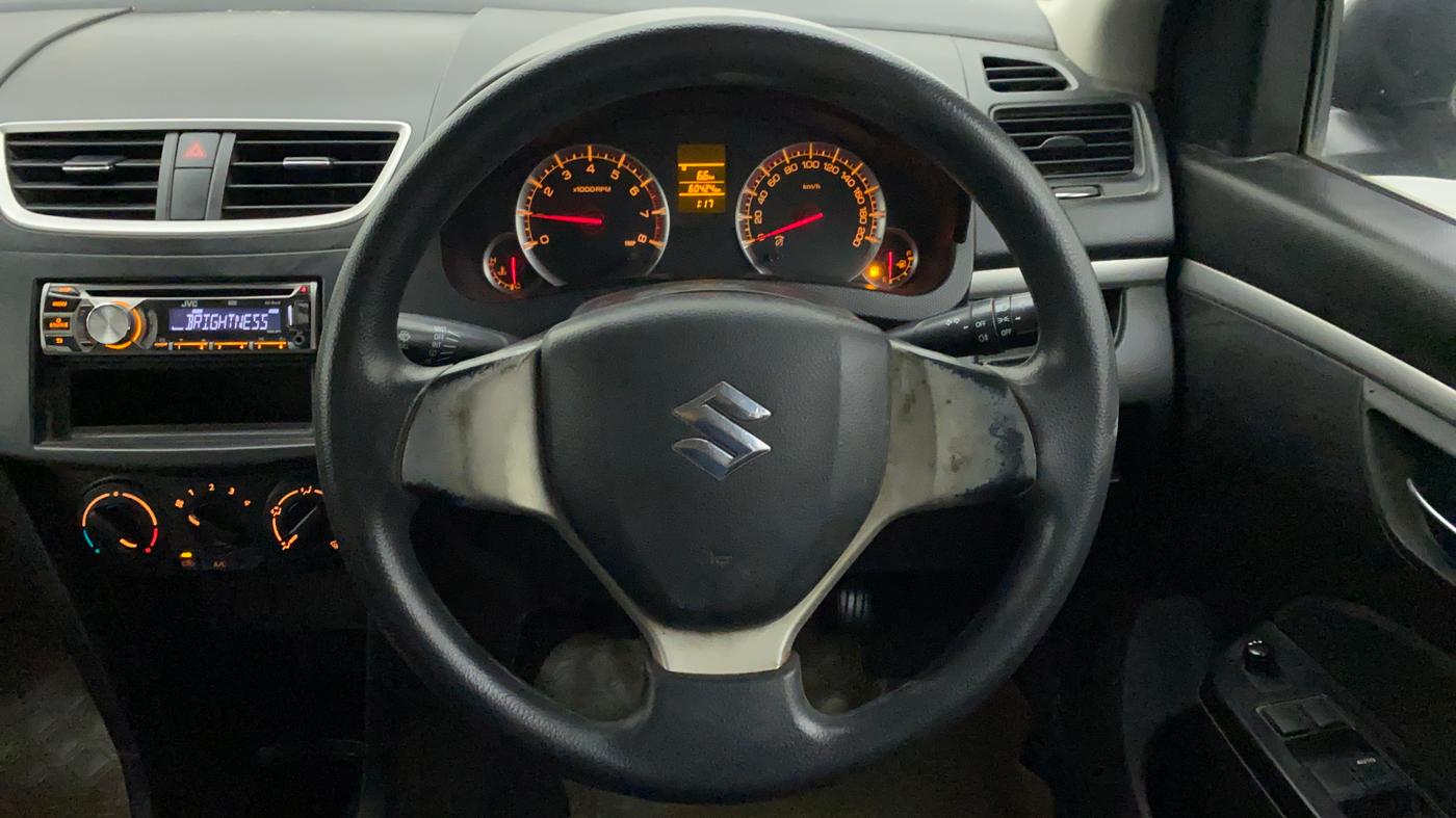 2013 Maruti Swift VXI, Petrol, Manual, 60,424 km, Steering Wheel Close Up