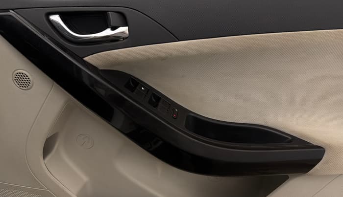 2020 Tata NEXON XZ PLUS PETROL, Petrol, Manual, 26,718 km, Driver Side Door Panels Control