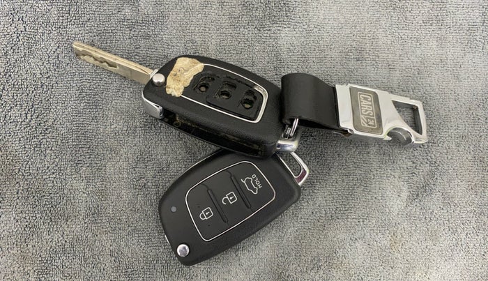 2014 Hyundai Verna FLUIDIC 1.4 VTVT CX, Petrol, Manual, 49,716 km, Key Close Up