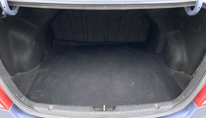 2014 Hyundai Verna FLUIDIC 1.4 VTVT CX, Petrol, Manual, 49,716 km, Boot Inside