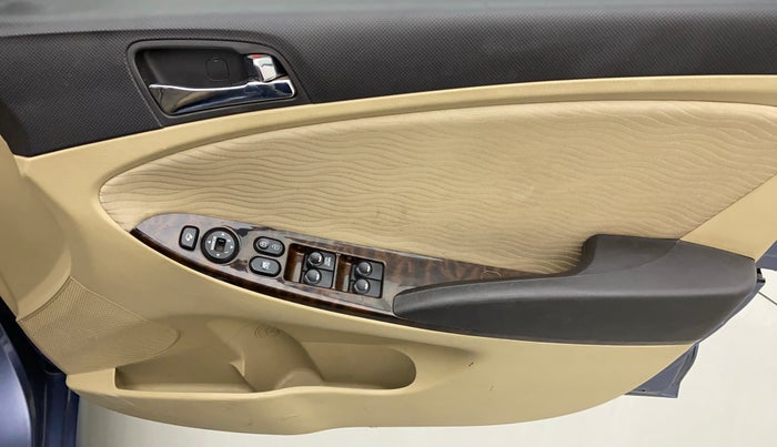 2014 Hyundai Verna FLUIDIC 1.4 VTVT CX, Petrol, Manual, 49,716 km, Driver Side Door Panels Control