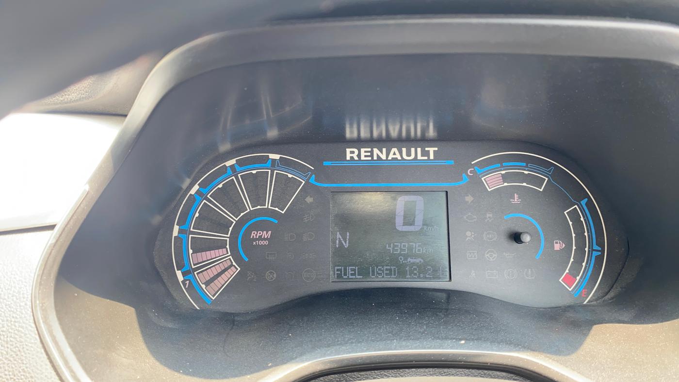 2020 Renault TRIBER RXZ AMT, Petrol, Automatic, 43,968 km, Odometer Image