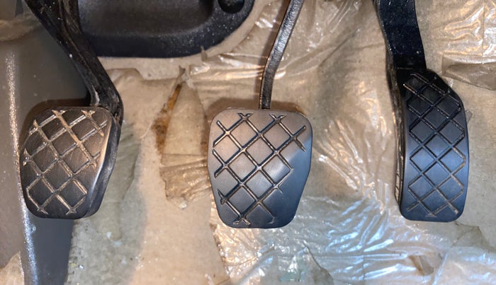 2016 Volkswagen Vento HIGHLINE 1.6 MPI, Petrol, Manual, 80,398 km, Pedals