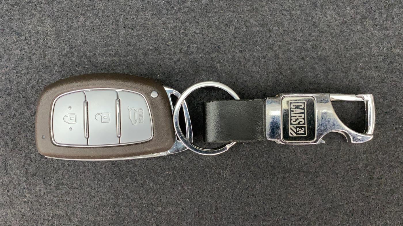 2019 Hyundai Elite i20 ASTA (O) CVT, Petrol, Automatic, 10,127 km, Key Close Up