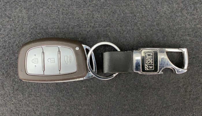 2019 Hyundai Elite i20 ASTA (O) CVT, Petrol, Automatic, 10,127 km, Key Close Up