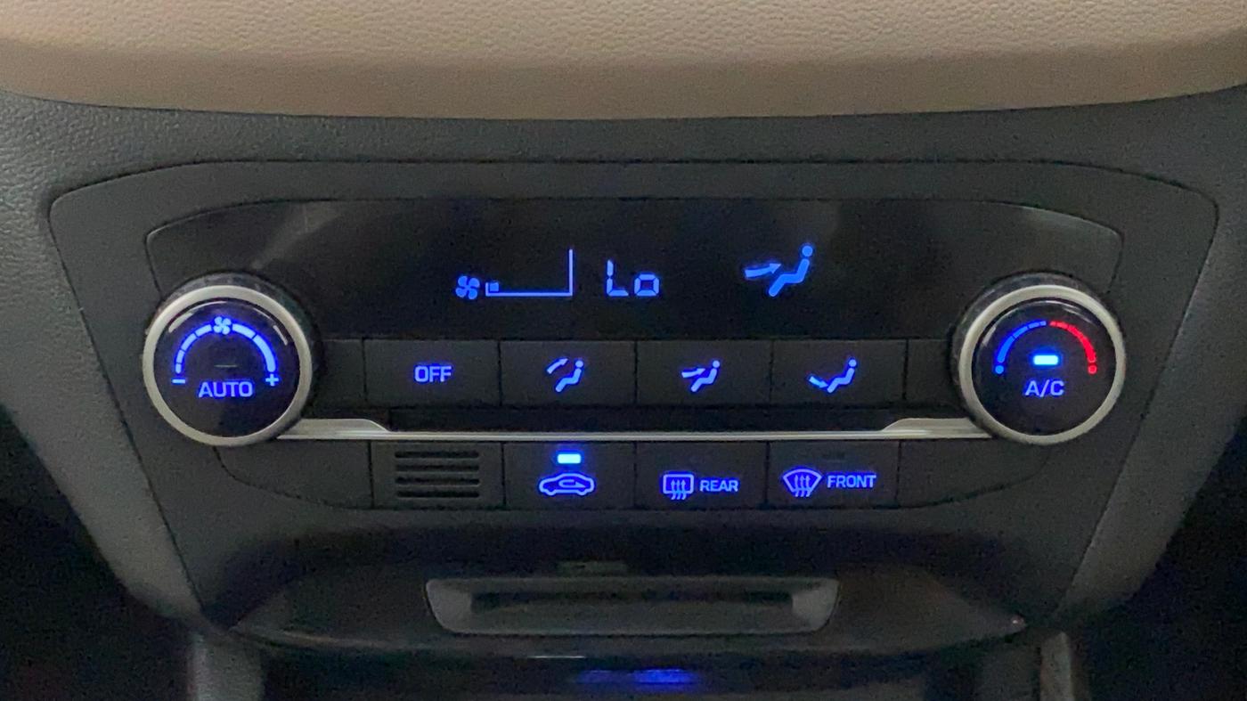 2019 Hyundai Elite i20 ASTA (O) CVT, Petrol, Automatic, 10,127 km, Automatic Climate Control