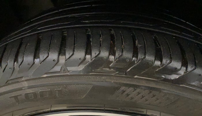 2021 Jeep Compass MODEL S (O) 2.0 DIESEL, Diesel, Manual, 63,410 km, Left Front Tyre Tread