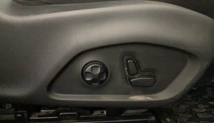 2021 Jeep Compass MODEL S (O) 2.0 DIESEL, Diesel, Manual, 63,410 km, Driver Side Adjustment Panel