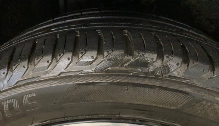 2021 Jeep Compass MODEL S (O) 2.0 DIESEL, Diesel, Manual, 63,410 km, Right Front Tyre Tread