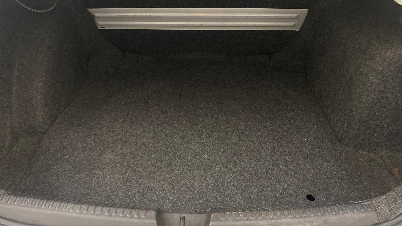 2018 Volkswagen Vento HIGHLINE PLUS 1.2 AT 16 ALLOY, Petrol, Automatic, 99,068 km, Boot Inside