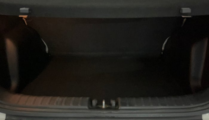 2020 KIA SONET HTK PLUS 1.0 IMT, Petrol, Manual, 36,750 km, Boot Inside