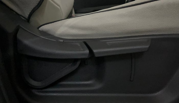 2020 KIA SONET HTK PLUS 1.0 IMT, Petrol, Manual, 36,750 km, Driver Side Adjustment Panel