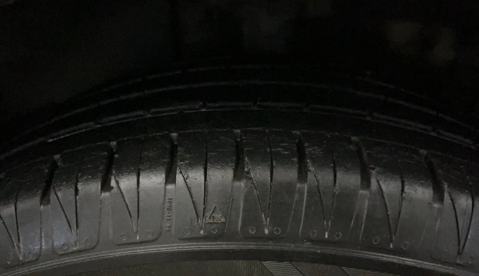 2020 KIA SONET HTK PLUS 1.0 IMT, Petrol, Manual, 36,750 km, Left Front Tyre Tread