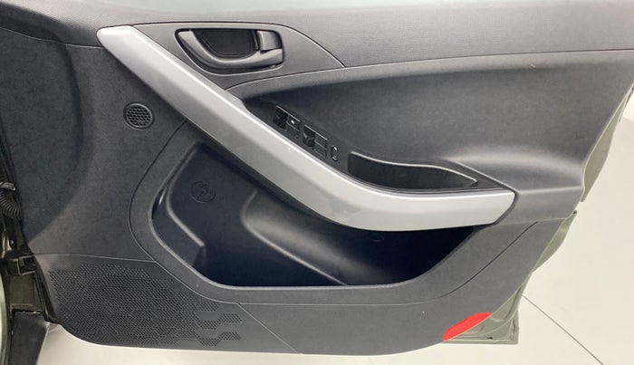 2020 Tata NEXON XM SUNROOF 1.2 RTN, Petrol, Manual, 18,487 km, Driver Side Door Panels Control