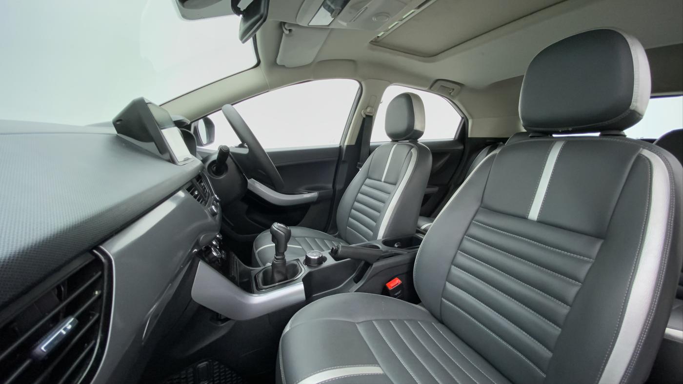 2020 Tata NEXON XM SUNROOF 1.2 RTN, Petrol, Manual, 18,487 km, Right Side Front Door Cabin