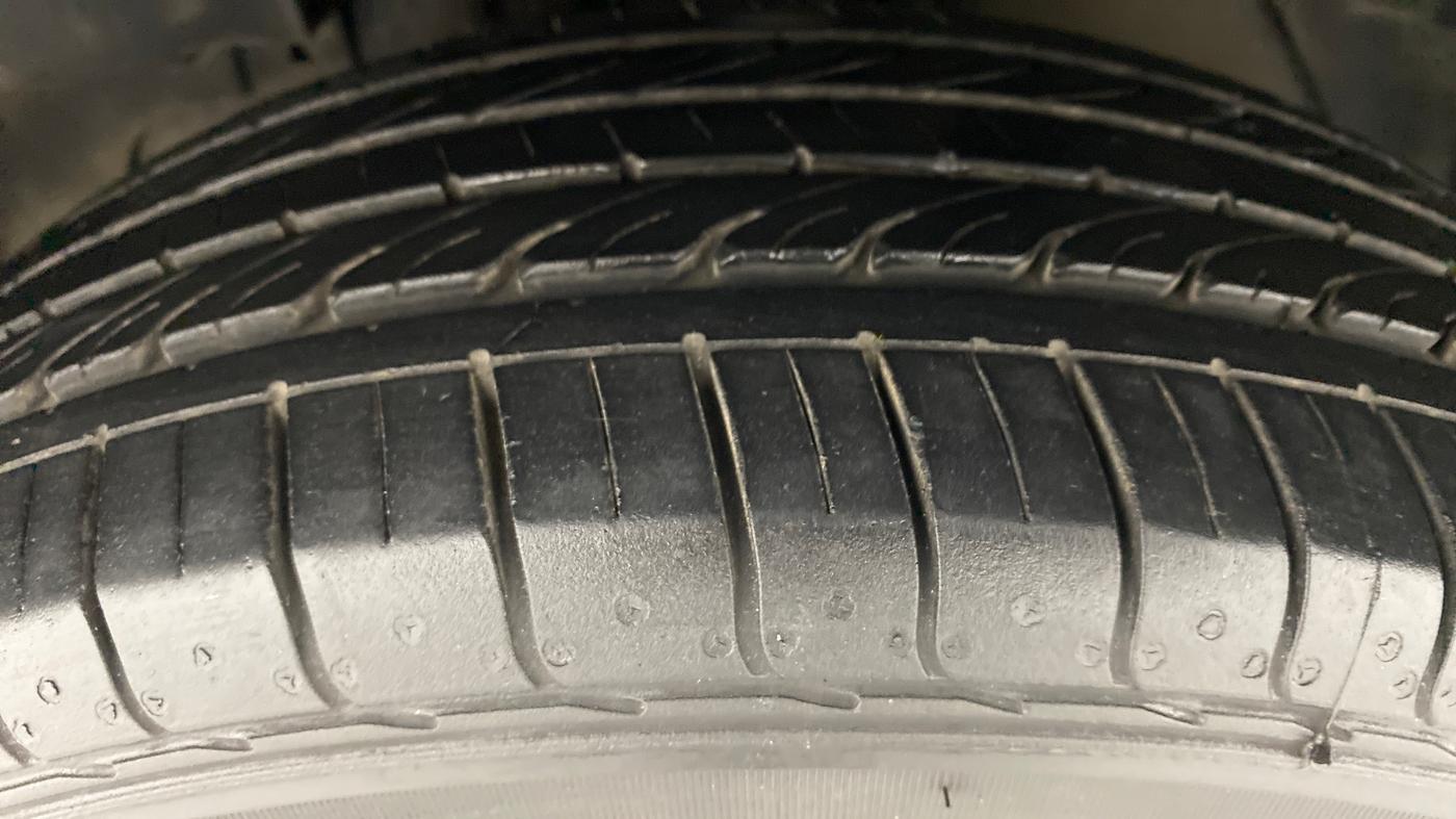 2020 Tata NEXON XM SUNROOF 1.2 RTN, Petrol, Manual, 18,487 km, Left Front Tyre Tread
