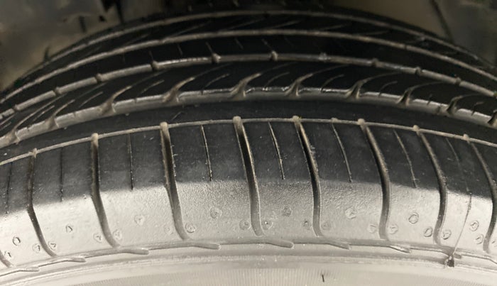 2020 Tata NEXON XM SUNROOF 1.2 RTN, Petrol, Manual, 18,487 km, Left Front Tyre Tread