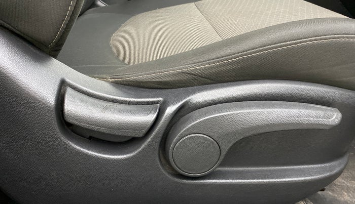 2017 Hyundai Creta 1.6 SX PLUS AUTO PETROL, Petrol, Automatic, 71,261 km, Driver Side Adjustment Panel