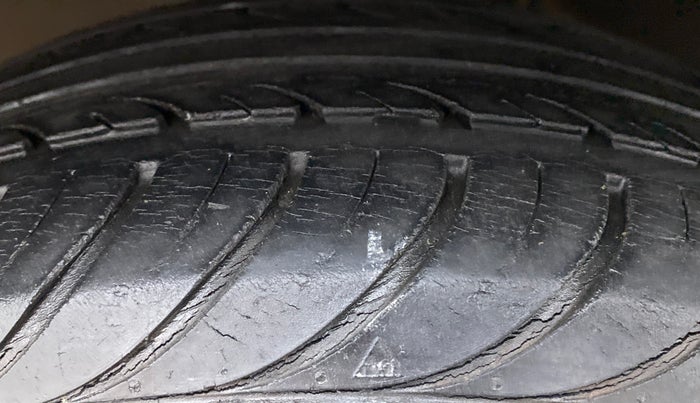 2012 Hyundai i20 ASTA 1.2, Petrol, Manual, 41,429 km, Right Front Tyre Tread