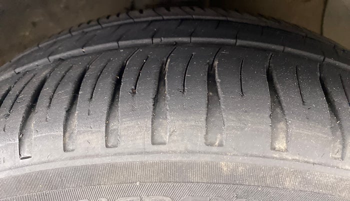 2019 Hyundai Grand i10 MAGNA 1.2 KAPPA VTVT, Petrol, Manual, 83,450 km, Right Front Tyre Tread