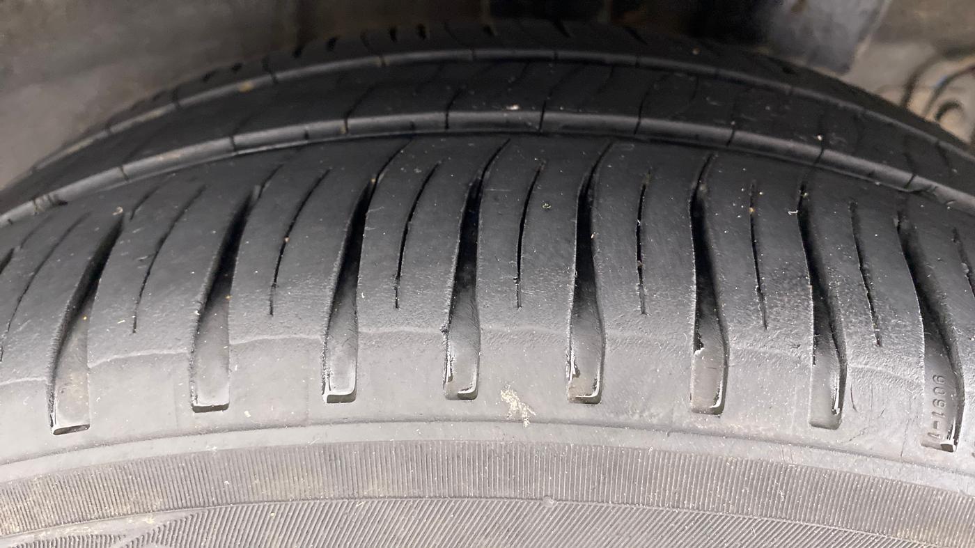 2019 Hyundai Grand i10 MAGNA 1.2 KAPPA VTVT, Petrol, Manual, 83,450 km, Left Rear Tyre Tread