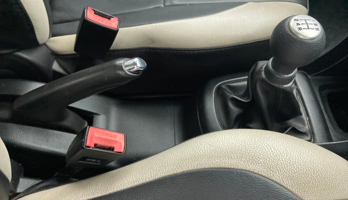 2012 Maruti Swift VXI, Petrol, Manual, 26,749 km, Gear Lever