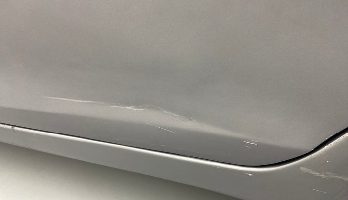 2012 Maruti Swift VXI, Petrol, Manual, 26,749 km, Rear left door - Minor scratches
