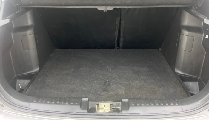 2019 Maruti Vitara Brezza ZDI, Diesel, Manual, 23,595 km, Boot Inside