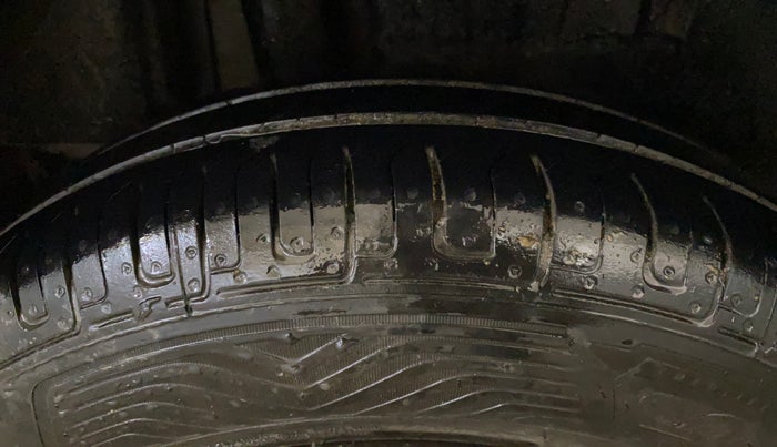2017 Maruti Dzire VXI, Petrol, Manual, 51,253 km, Right Rear Tyre Tread