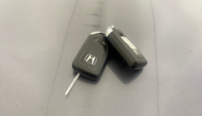 2017 Honda WR-V 1.5L I-DTEC VX MT, Diesel, Manual, 1,40,444 km, Key Close Up