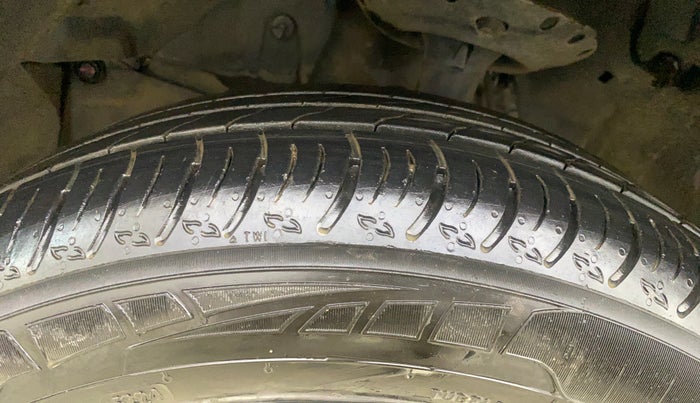 2017 Honda WR-V 1.5L I-DTEC VX MT, Diesel, Manual, 1,40,444 km, Left Front Tyre Tread