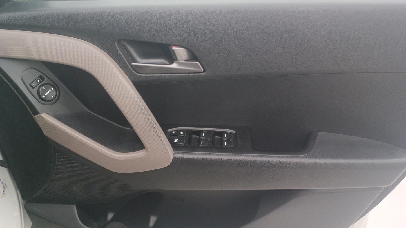 2016 Hyundai Creta S 1.6 PETROL, Petrol, Manual, 30,922 km, Driver Side Door Panels Control