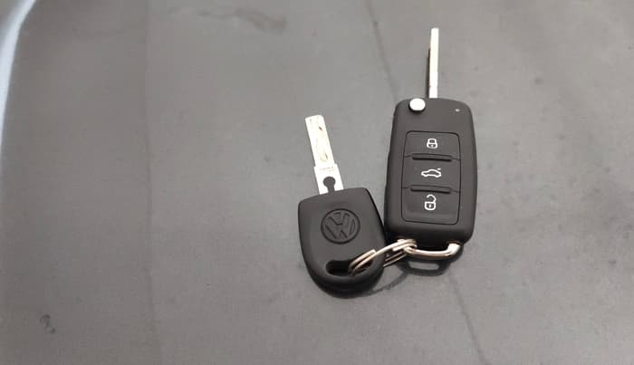2016 Volkswagen Polo GT TSI AT, Petrol, Automatic, 1,04,392 km, Key Close Up